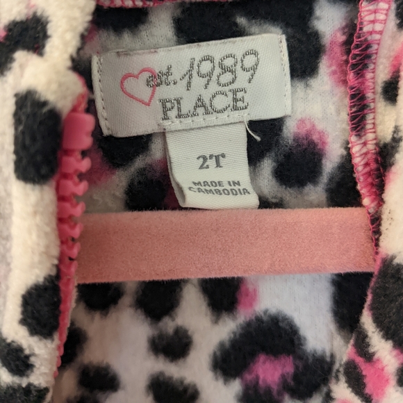 Children's Place girls fleece jacket with hood size 2t, cheetah print, zip up - Picture 3 of 3